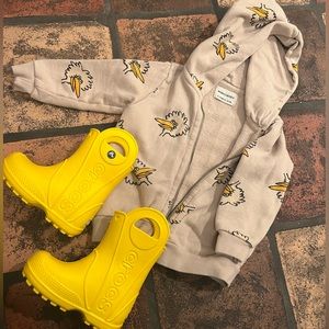 A sweet rainy day big bird Bobo Choses sweatshirt with bright yellow crocs